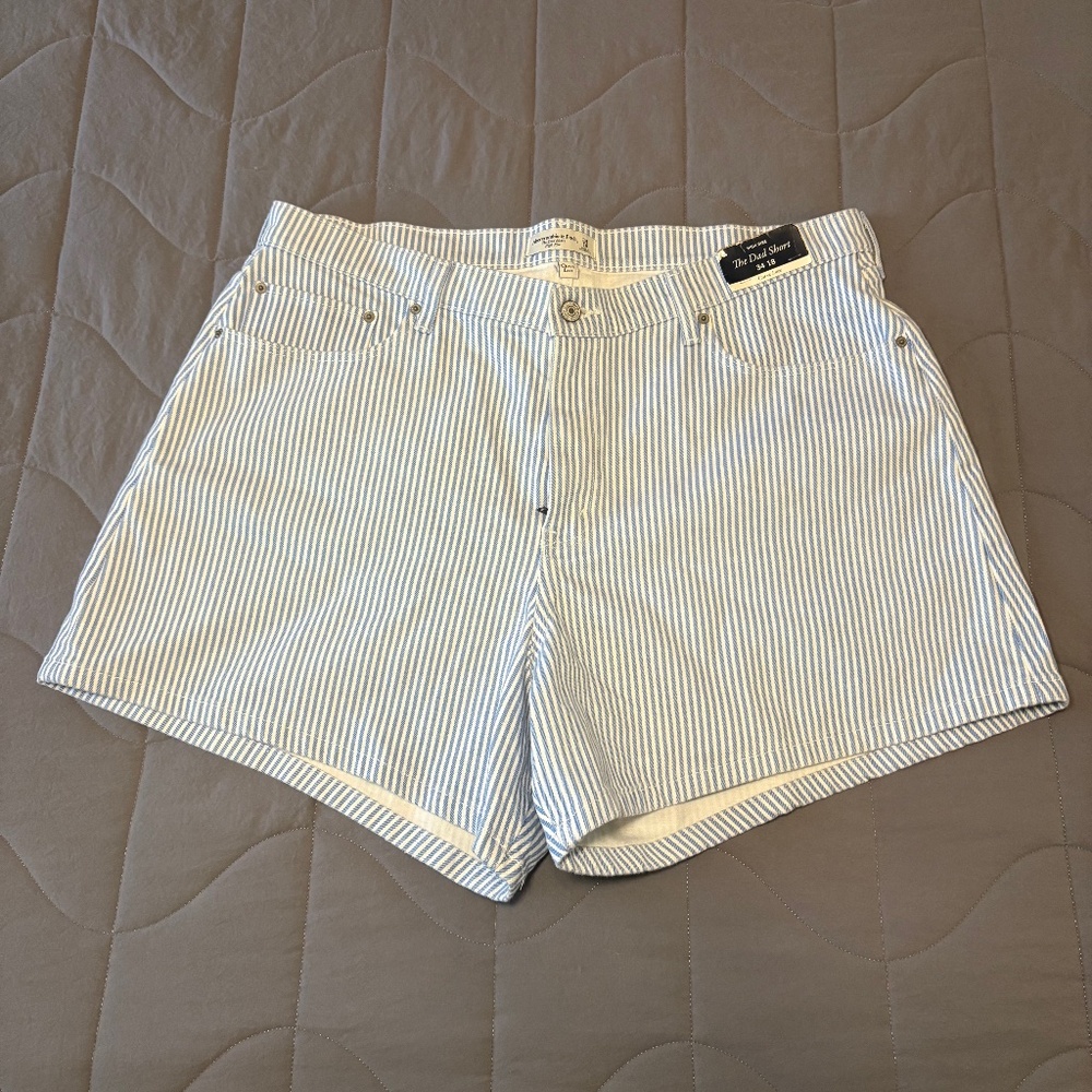 Abercrombie & Fitch NWT High Rise The Dad Short Curve Love 34/18‎